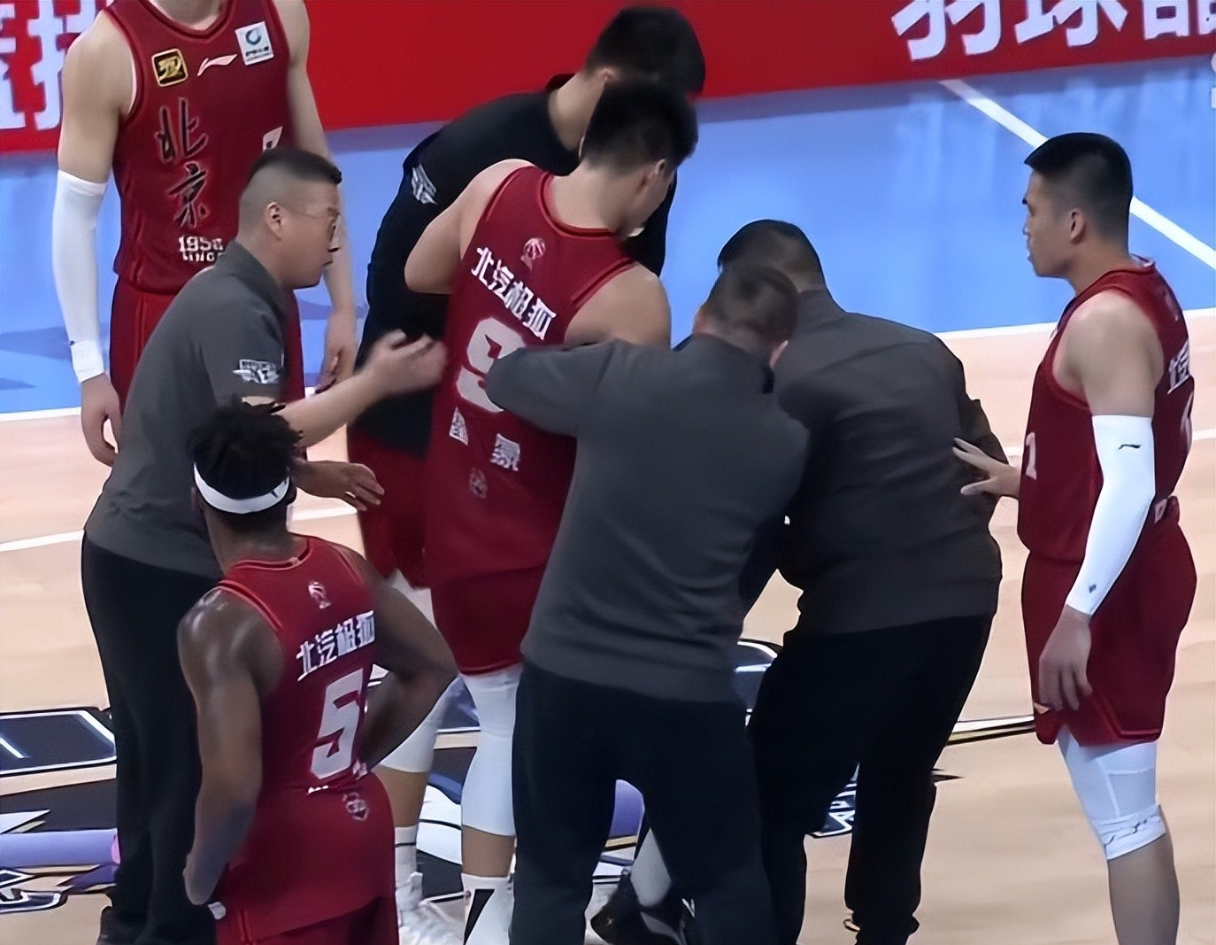 开云体育官方入口-关于北京首钢队遭遇连败，状态不佳的信息