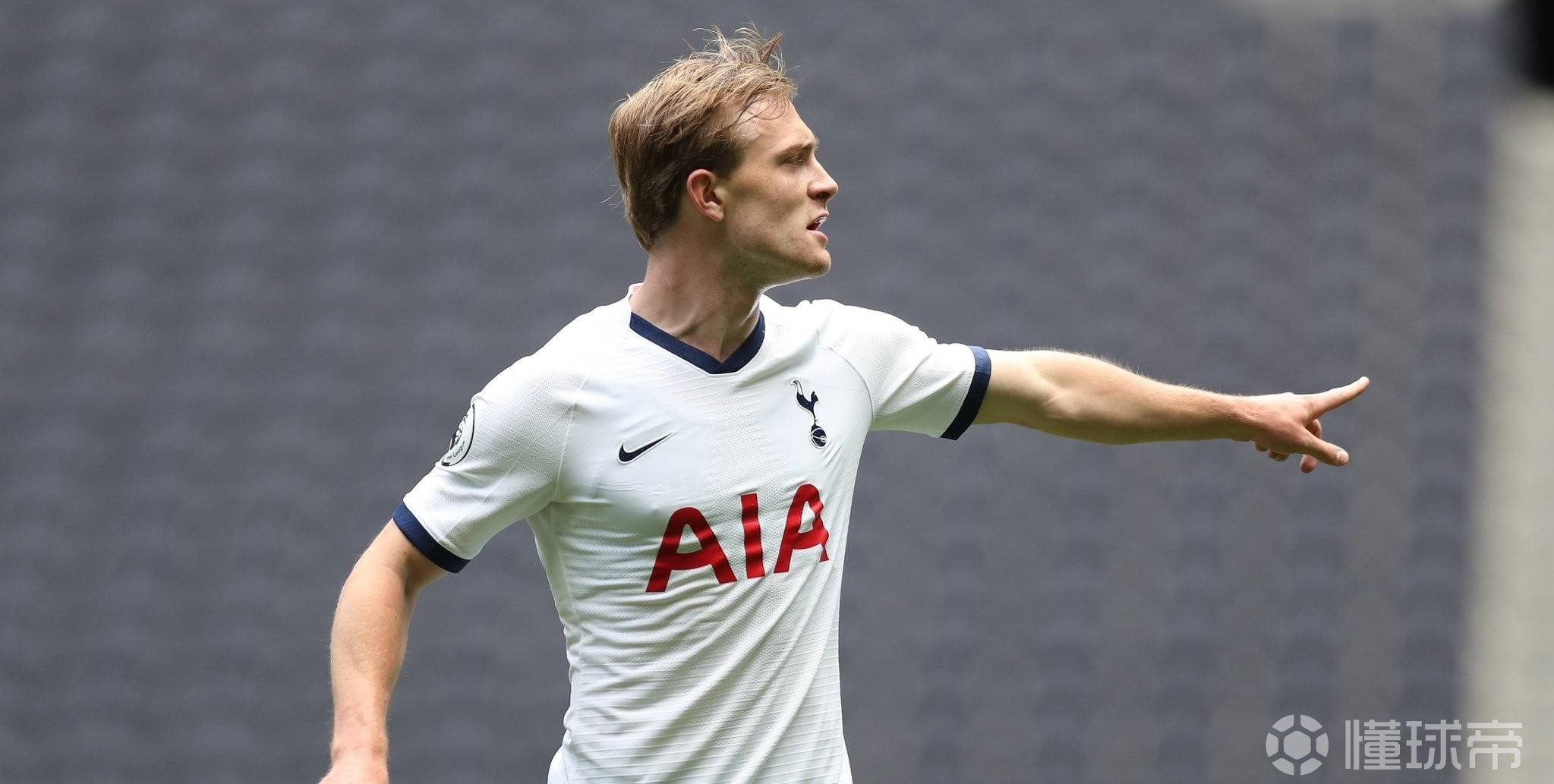 包含欧国联冠军悬念待解，球队全力以赴的词条