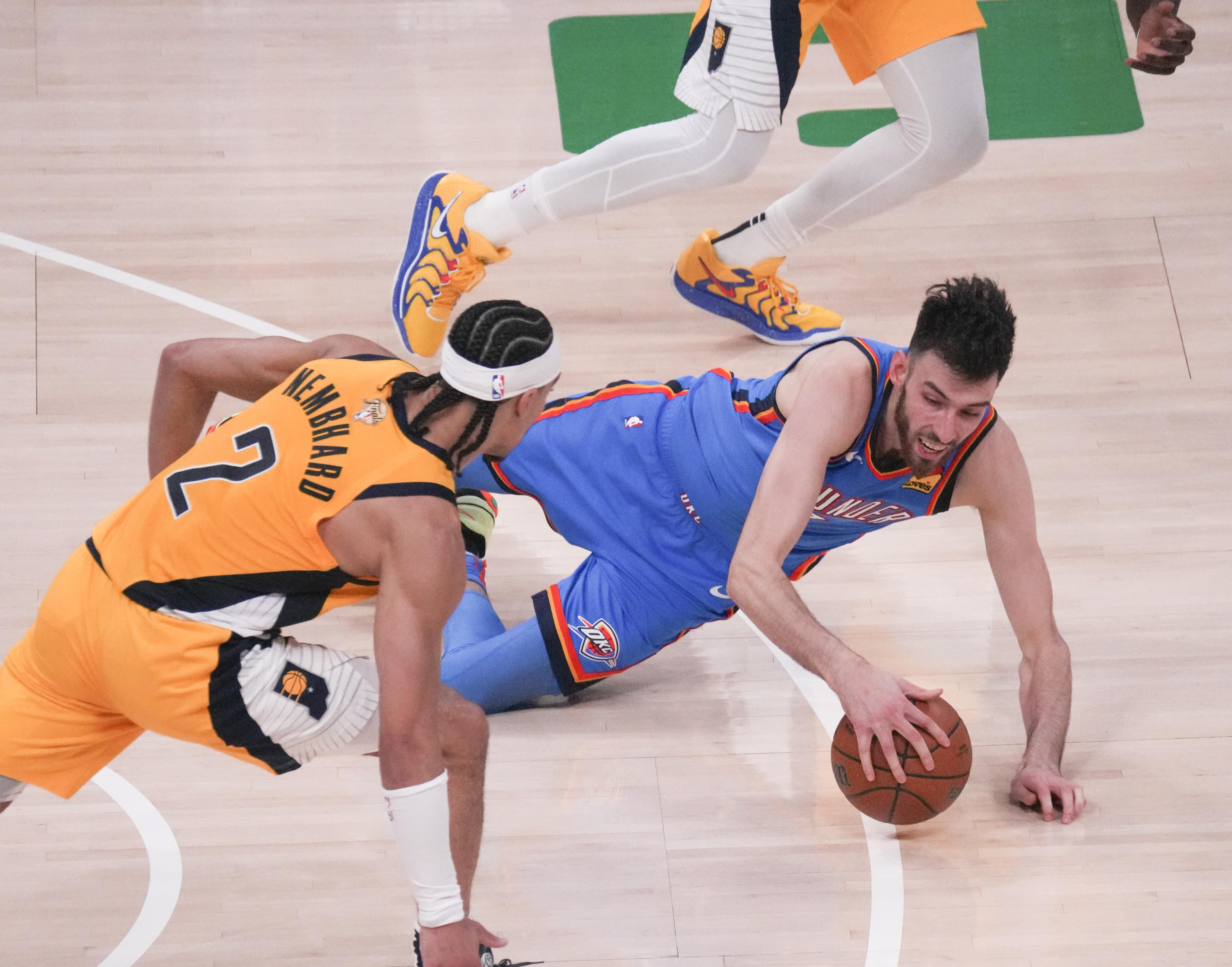 开云体育app下载-一场激烈的篮球比赛，胜者脱颖而出