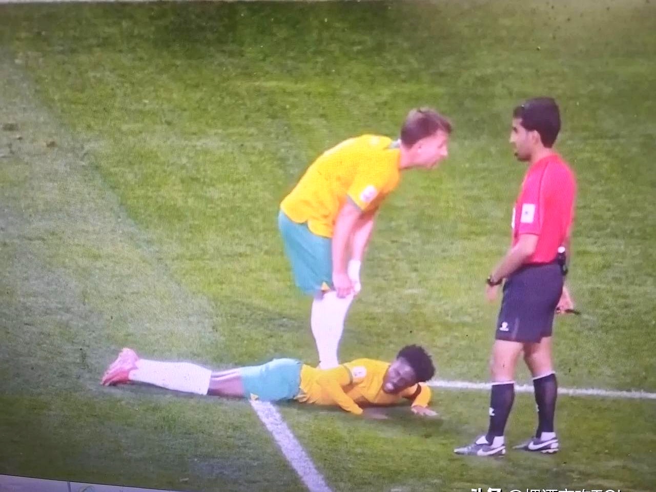 主力球员受伤离场，球队危机彻底暴露